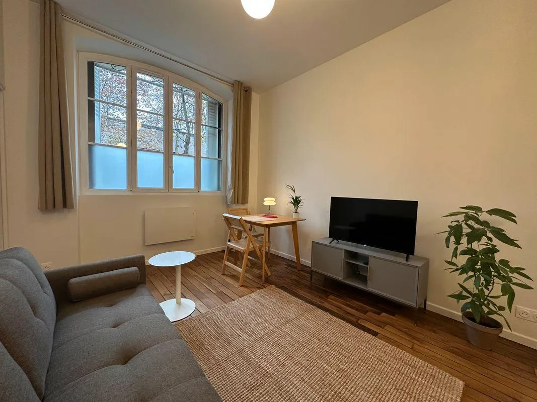 Location Paris Appartement 699c1fe92125