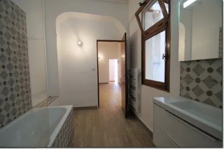 Location Aix-en-Provence Appartement 69ab410eed97