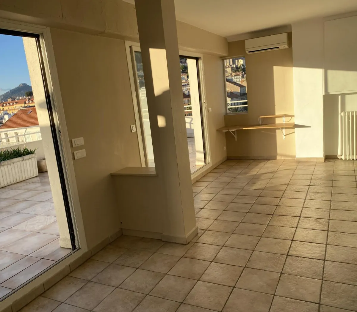 Location Hyères Appartement 69b42e37d02f