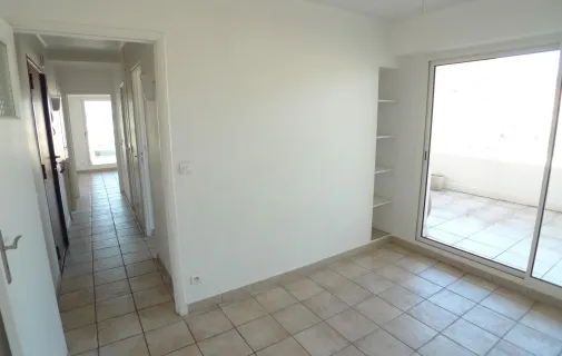 Location Hyères Appartement 69b42e37d02f