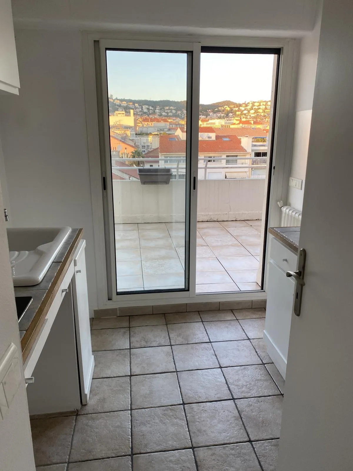 Location Hyères Appartement 69b42e37d02f