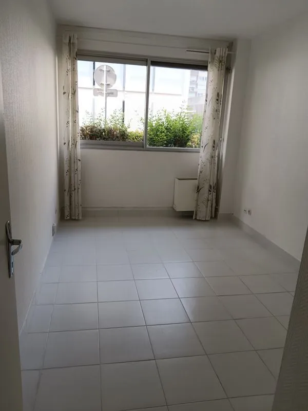 Location Puteaux Appartement 69b46583ad1d