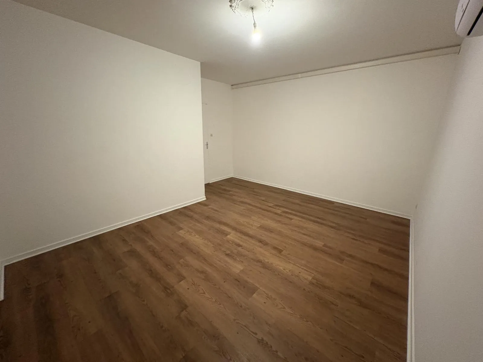 Location Le Chambon-Feugerolles Appartement 69c0df2cdc7e