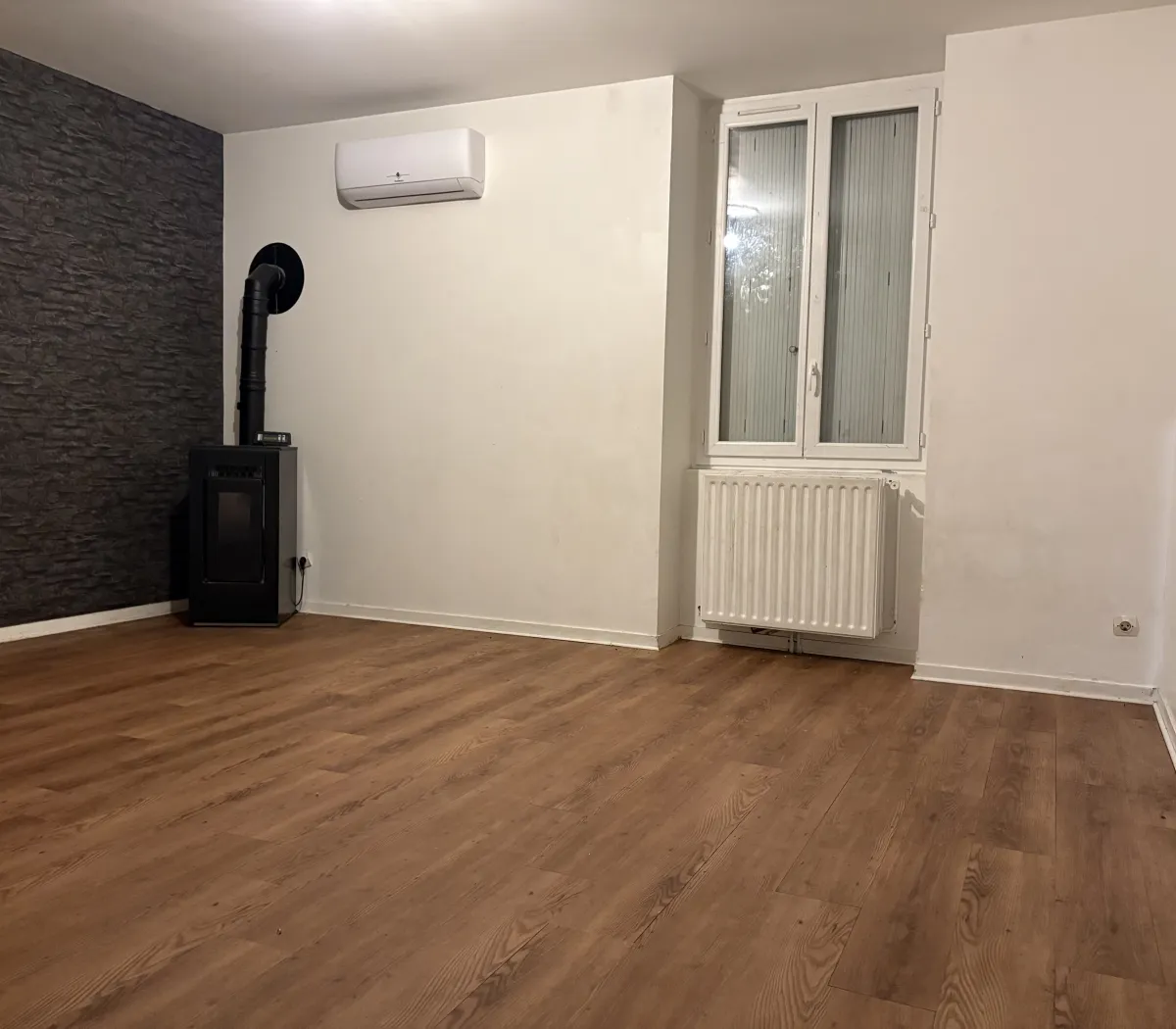 Location Le Chambon-Feugerolles Appartement 69c0df2cdc7e