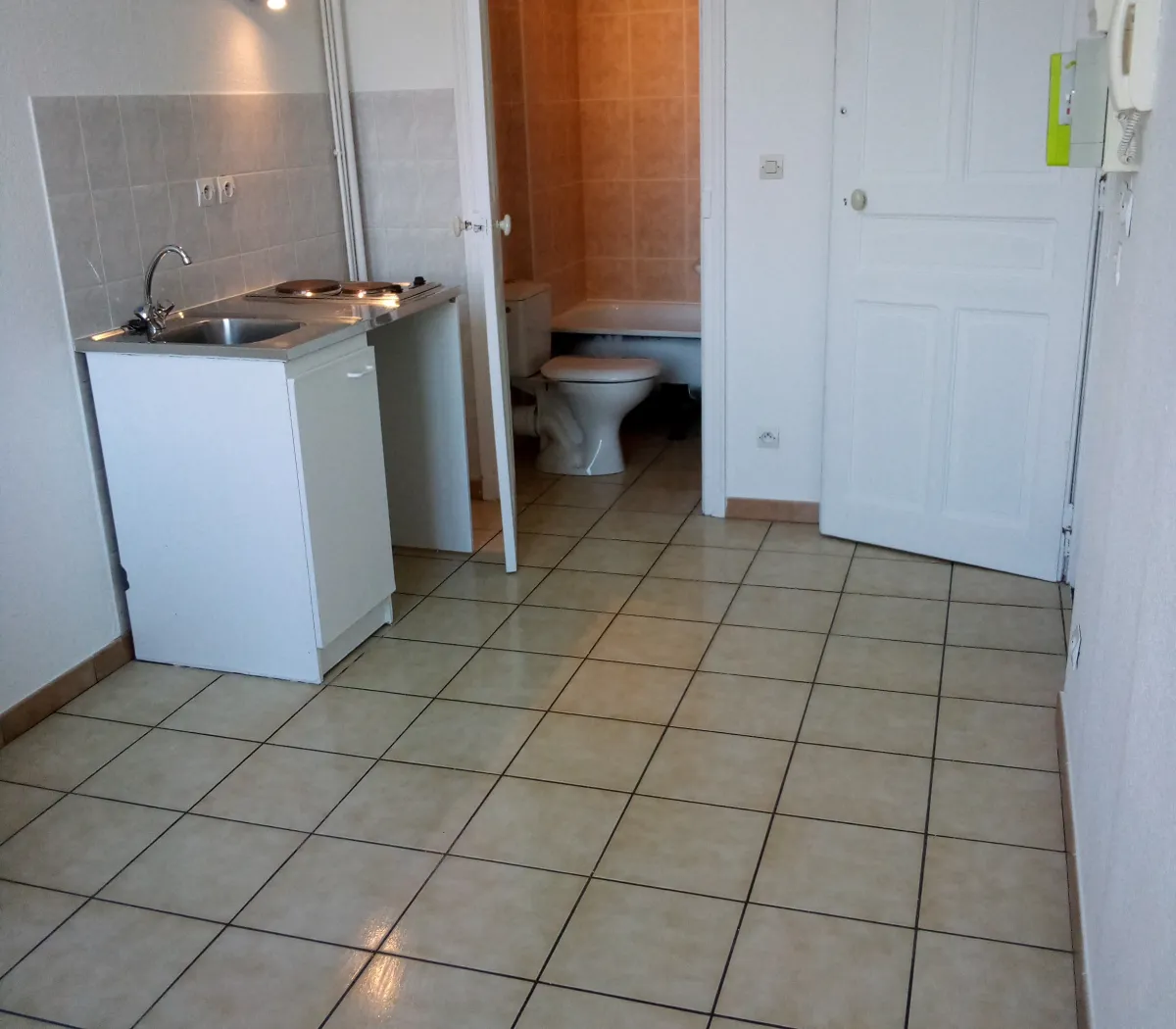Location Nancy Chambre 69c3fd9d169f