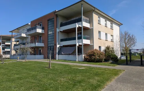 Location La Salvetat-Saint-Gilles Appartement 69c84648ab2d