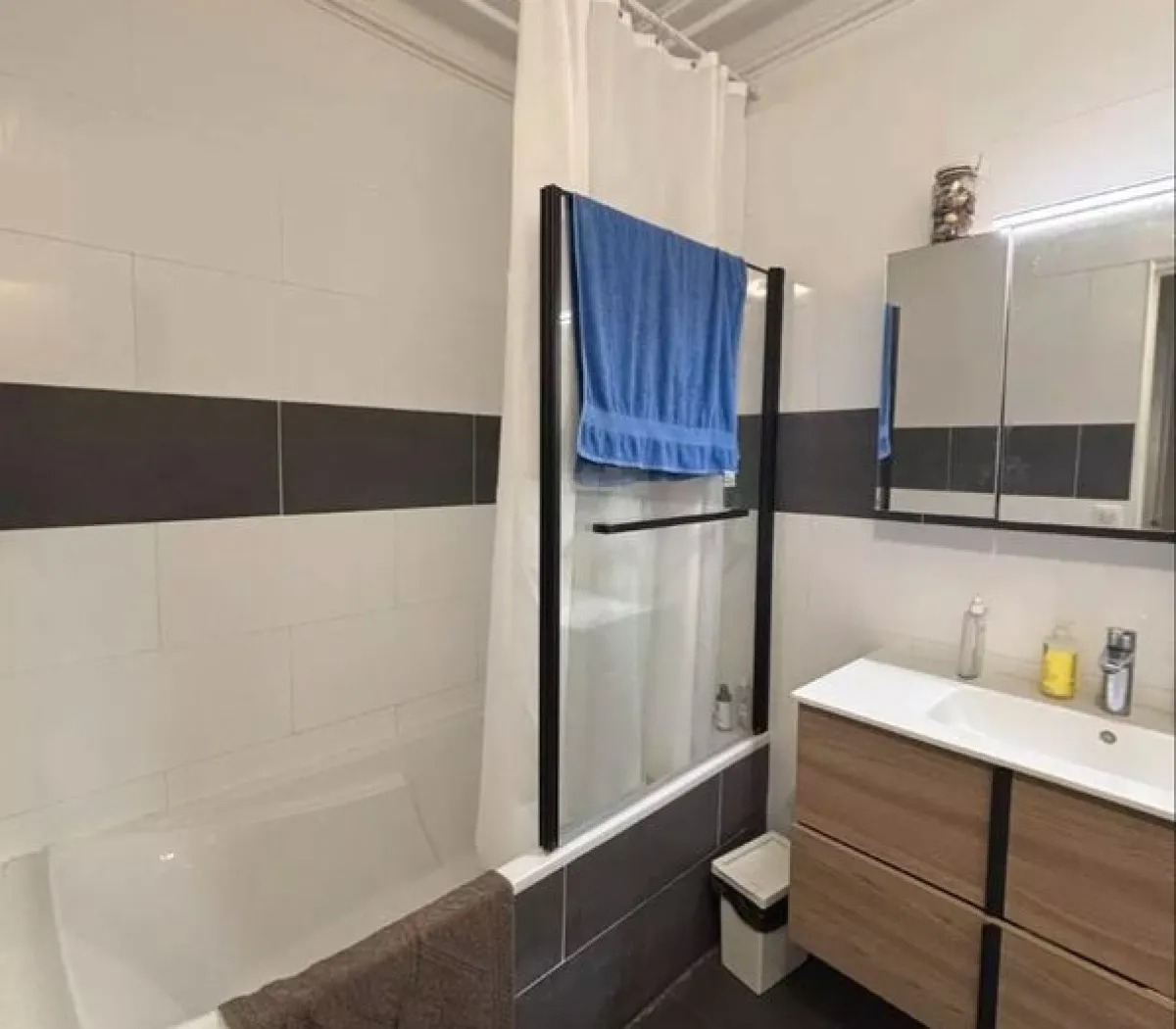 Location Paris Appartement 69c9a7286513