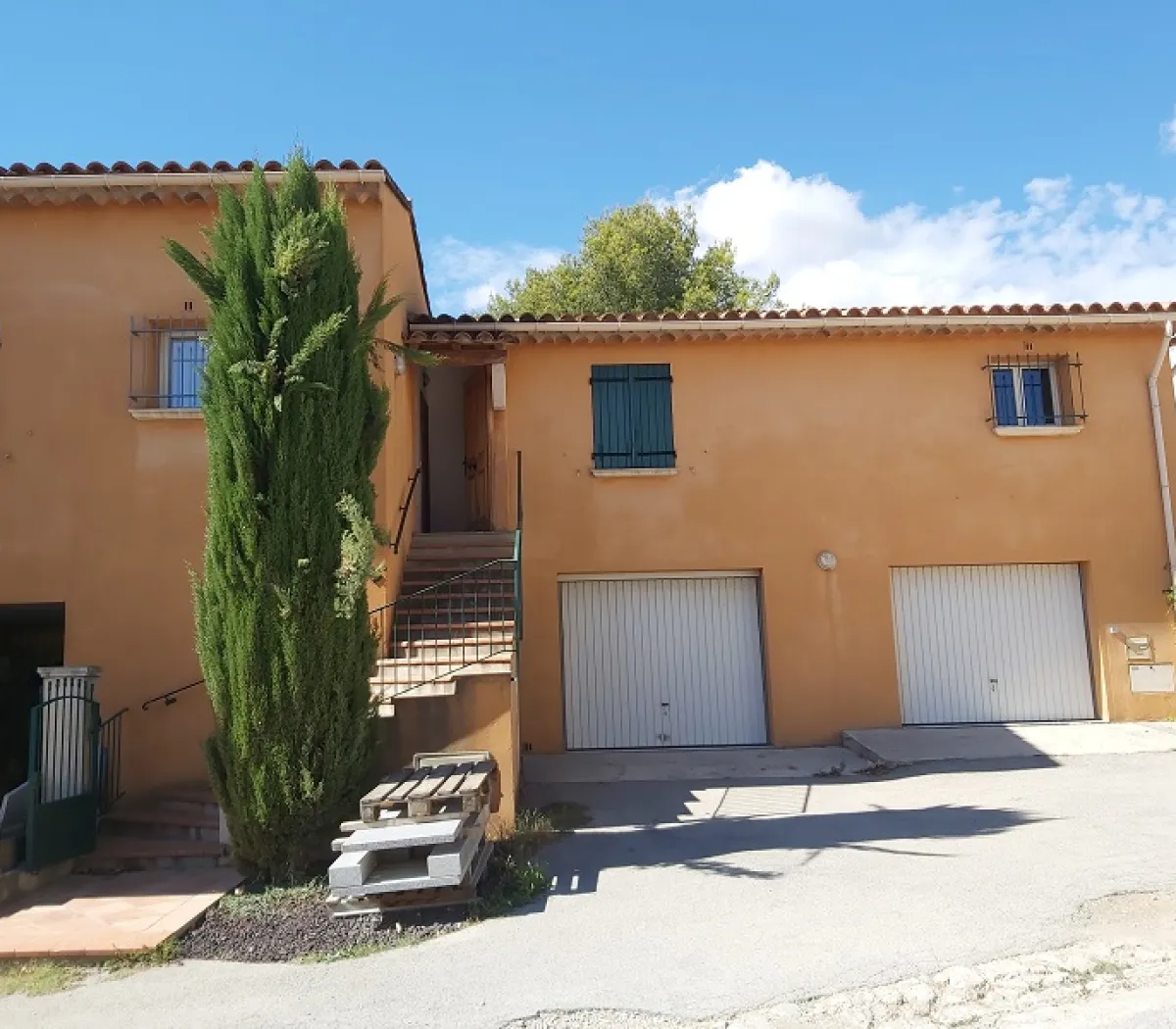 Location Le Beausset Maison 69ca21f36e83