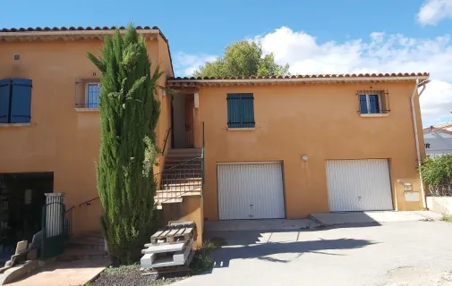 Location Le Beausset Maison 69ca21f36e83