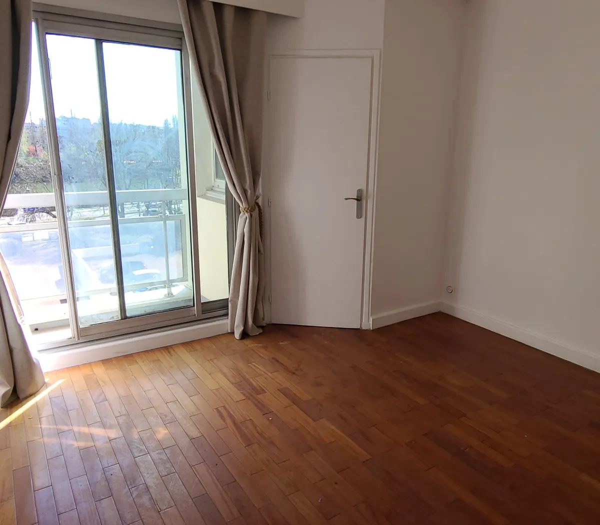 Location Courbevoie Appartement 69d0aa41dbf7
