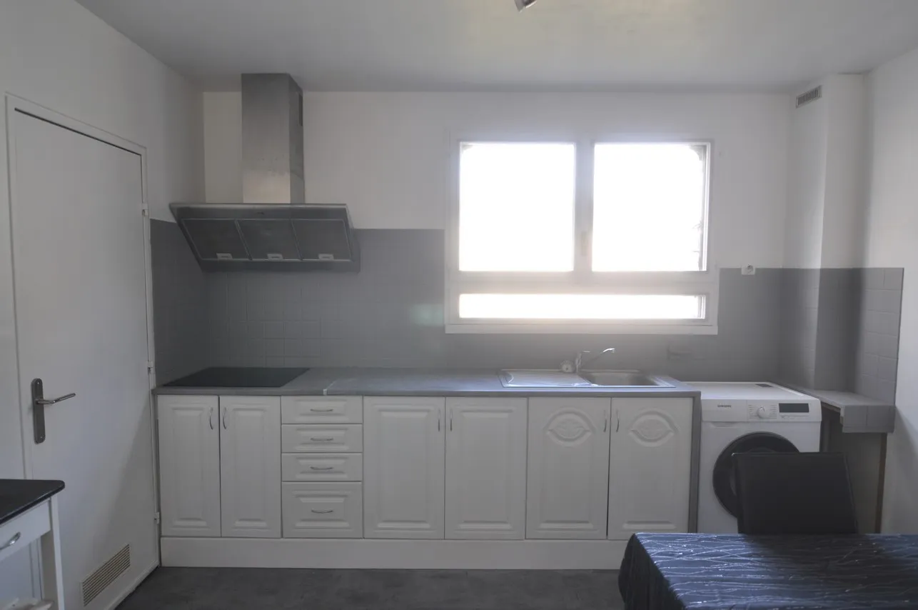 Location Tours Chambre 69d27f4147e0