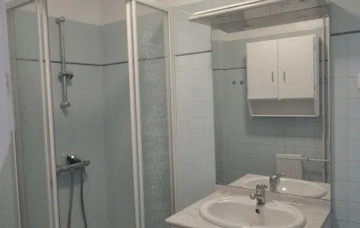 Location Tours Chambre 69d27f4147e0