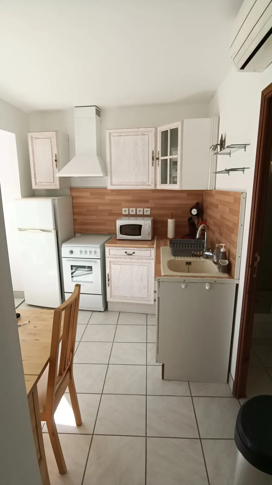 Location Villeneuve-lès-Béziers Appartement 69d406a857b1