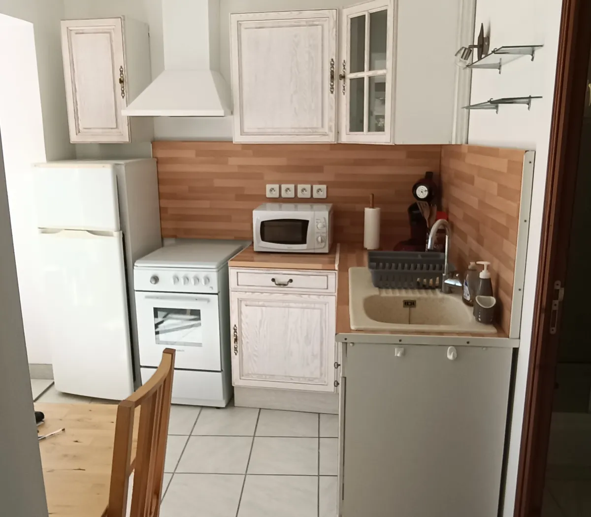 Location Villeneuve-lès-Béziers Appartement 69d406a857b1