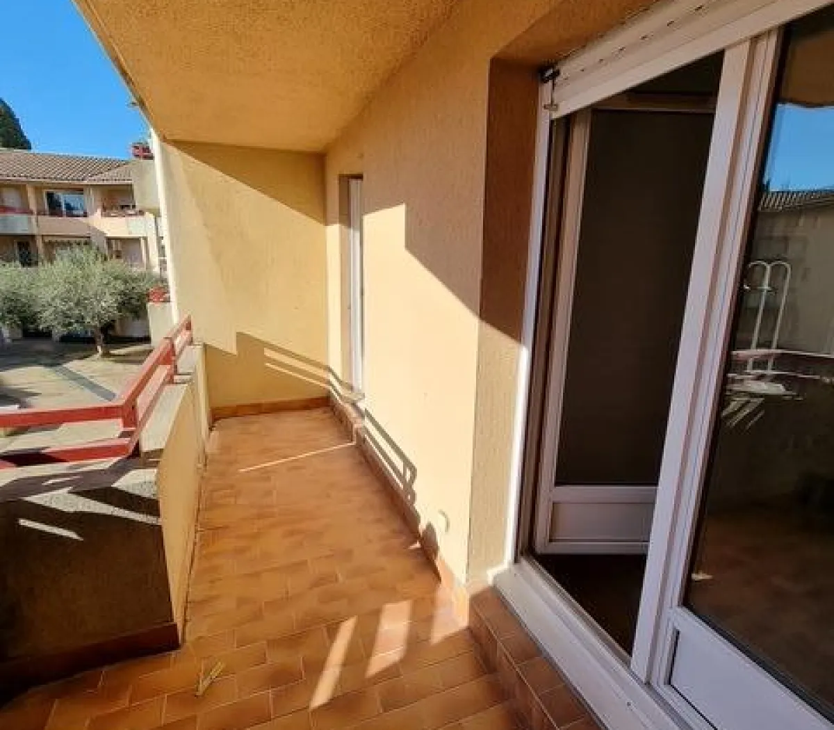 Location Villeneuve-lès-Avignon Appartement 69e0f1101bcc