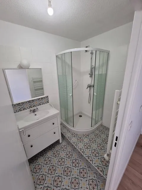 Location Villeneuve-lès-Avignon Appartement 69e0f1101bcc