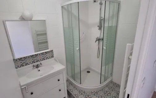 Location Villeneuve-lès-Avignon Appartement 69e0f1101bcc