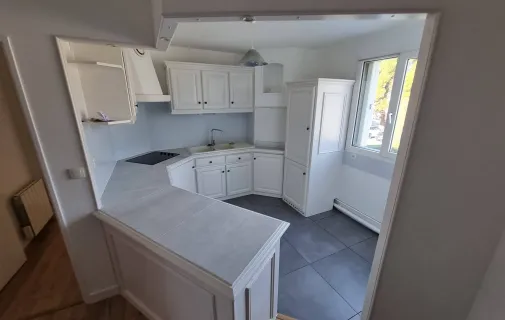 Location Villeneuve-lès-Avignon Appartement 69e0f1101bcc