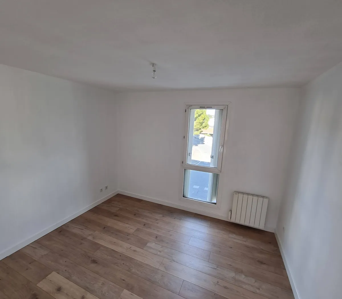 Location Villeneuve-lès-Avignon Appartement 69e0f1101bcc