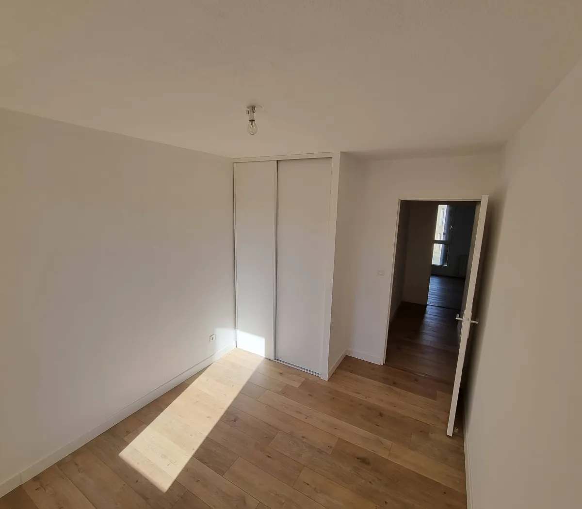 Location Villeneuve-lès-Avignon Appartement 69e0f1101bcc