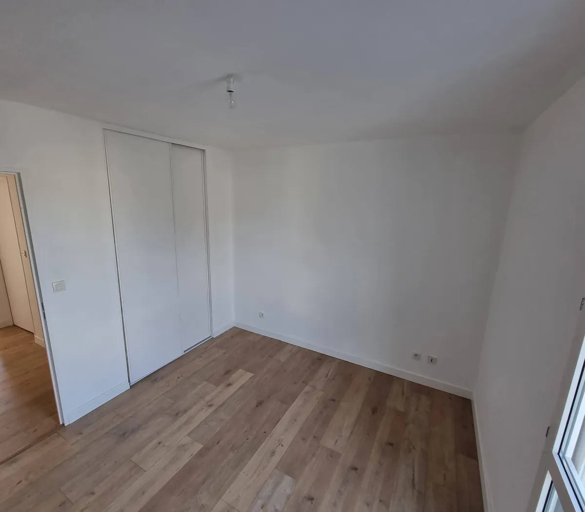 Location Villeneuve-lès-Avignon Appartement 69e0f1101bcc