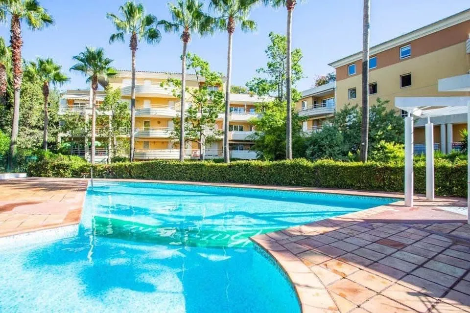 Location Cannes Appartement 69e402fc455e