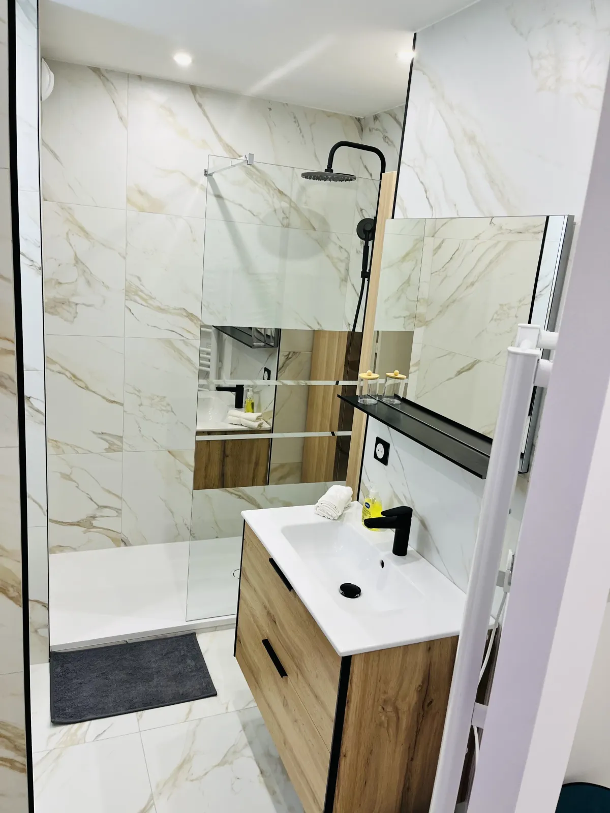 Location Cannes Appartement 69e402fc455e