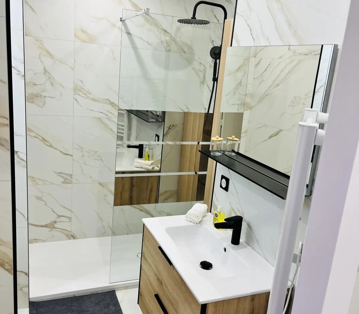 Location Cannes Appartement 69e402fc455e