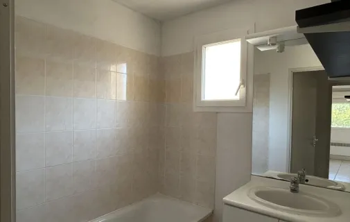 Location Carcassonne Appartement 69e4fb735657