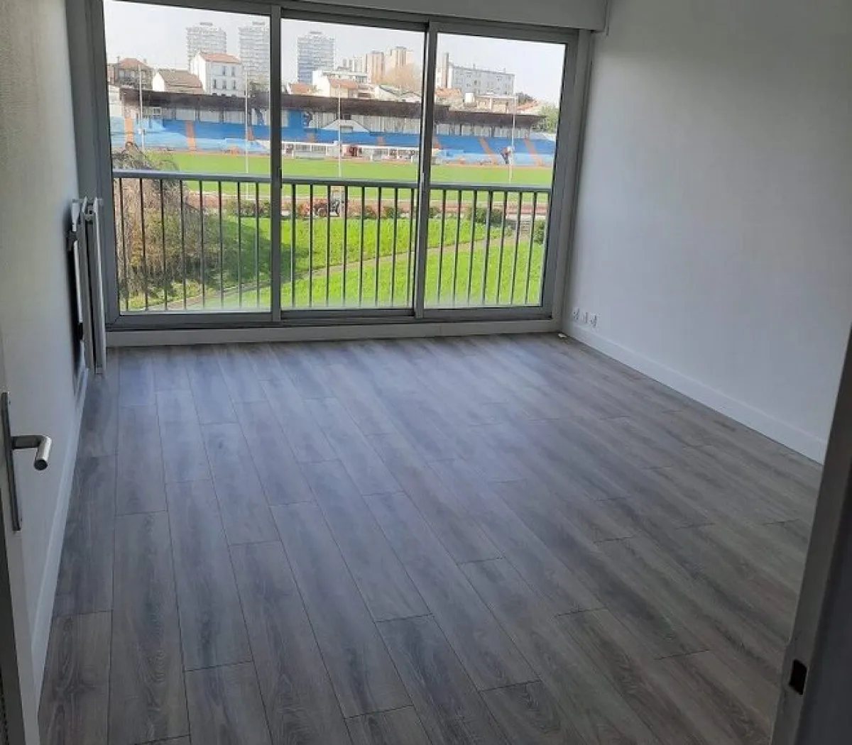 Location Ivry-sur-Seine Appartement 69e5078f3091