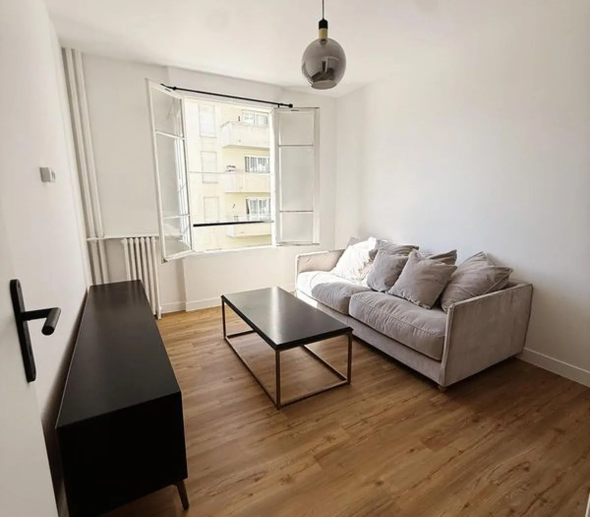 Location Levallois-Perret Appartement 69e643097bb0