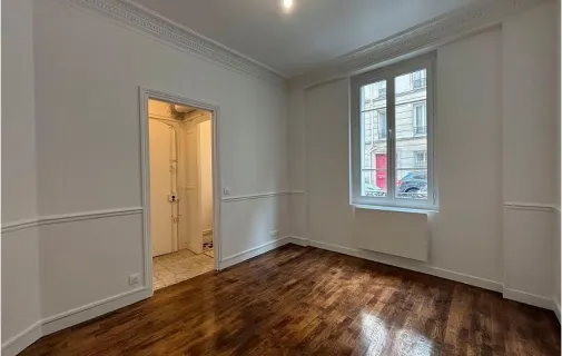 Location Paris Appartement 69e7379f6d56