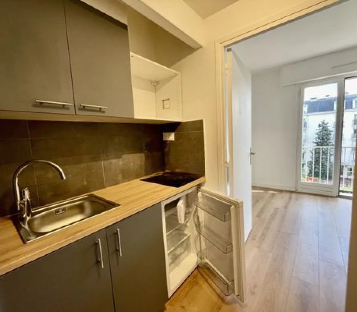 Location Versailles Appartement 69e9380be458