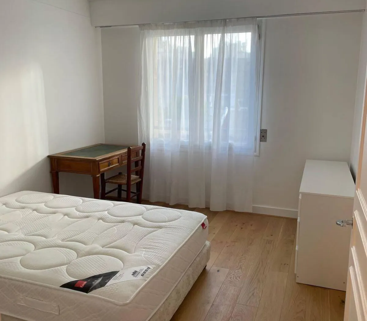 Location Paris Appartement 69ef550ddfd4