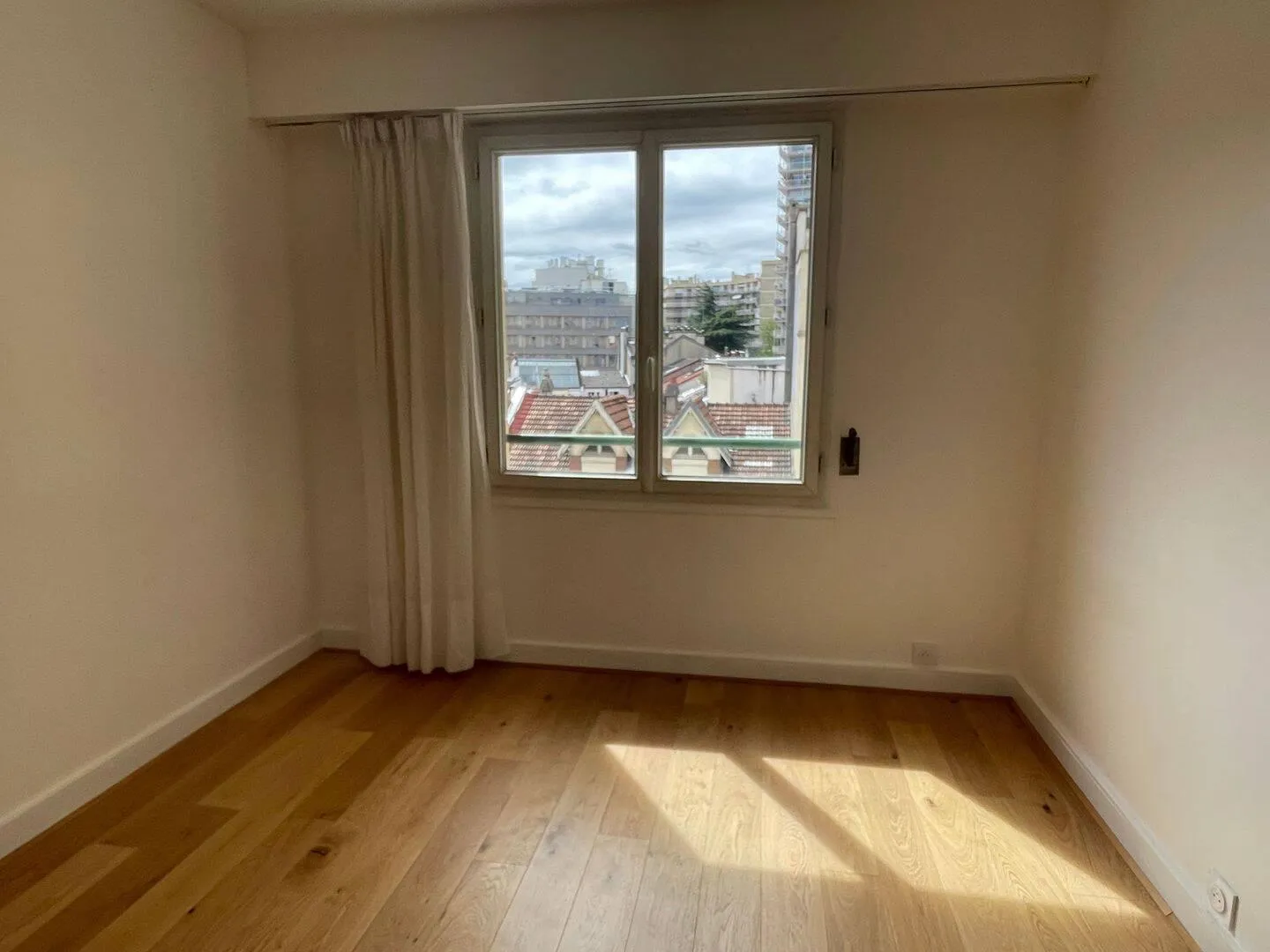 Location Paris Appartement 69ef550ddfd4