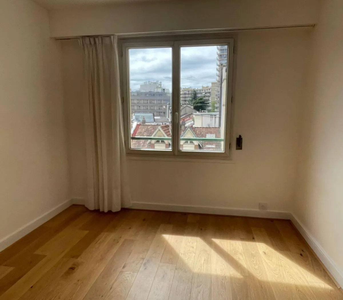 Location Paris Appartement 69ef550ddfd4