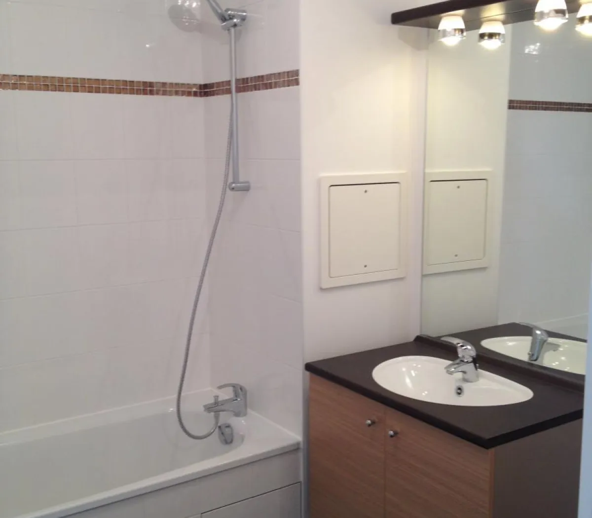 Location Issy-les-Moulineaux Appartement 6a027e59bd0a