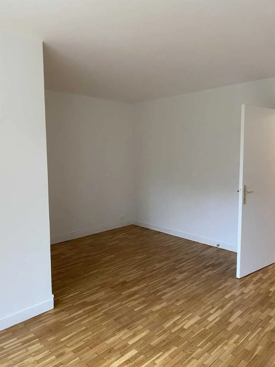 Location Courbevoie Appartement 6a02802c2e40