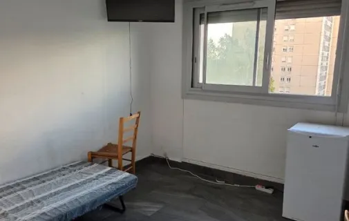 Location Vénissieux Chambre 6a03070272b9
