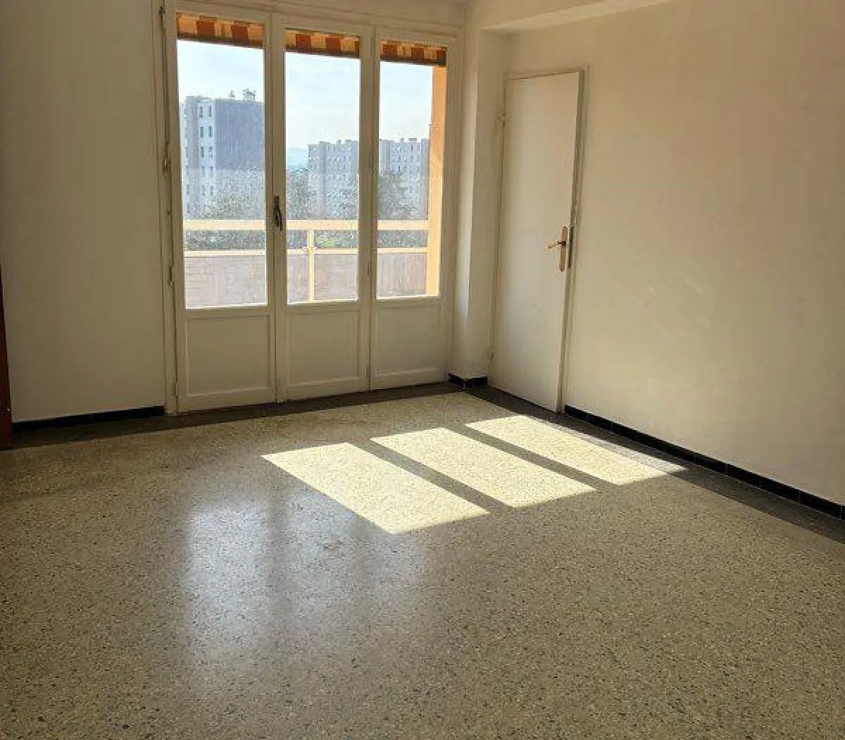 Location Sainte-Foy-lès-Lyon Appartement 6a04606ea9a3