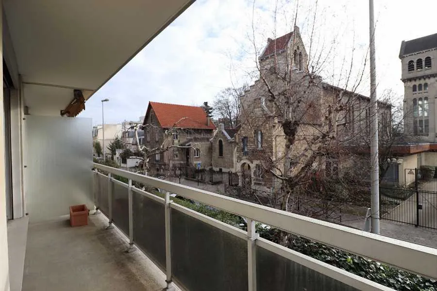 Location Courbevoie Appartement 6a1c004f807c