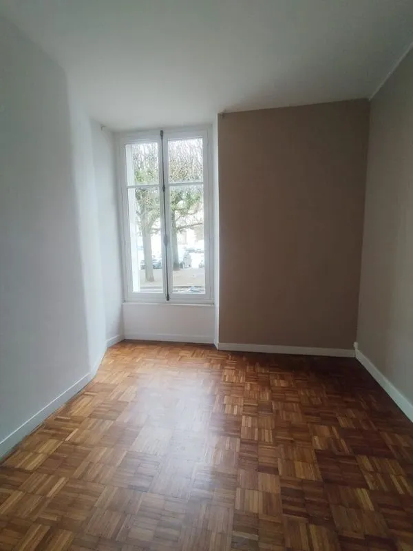 Location Nantes Appartement 6a1cd5a8bd08
