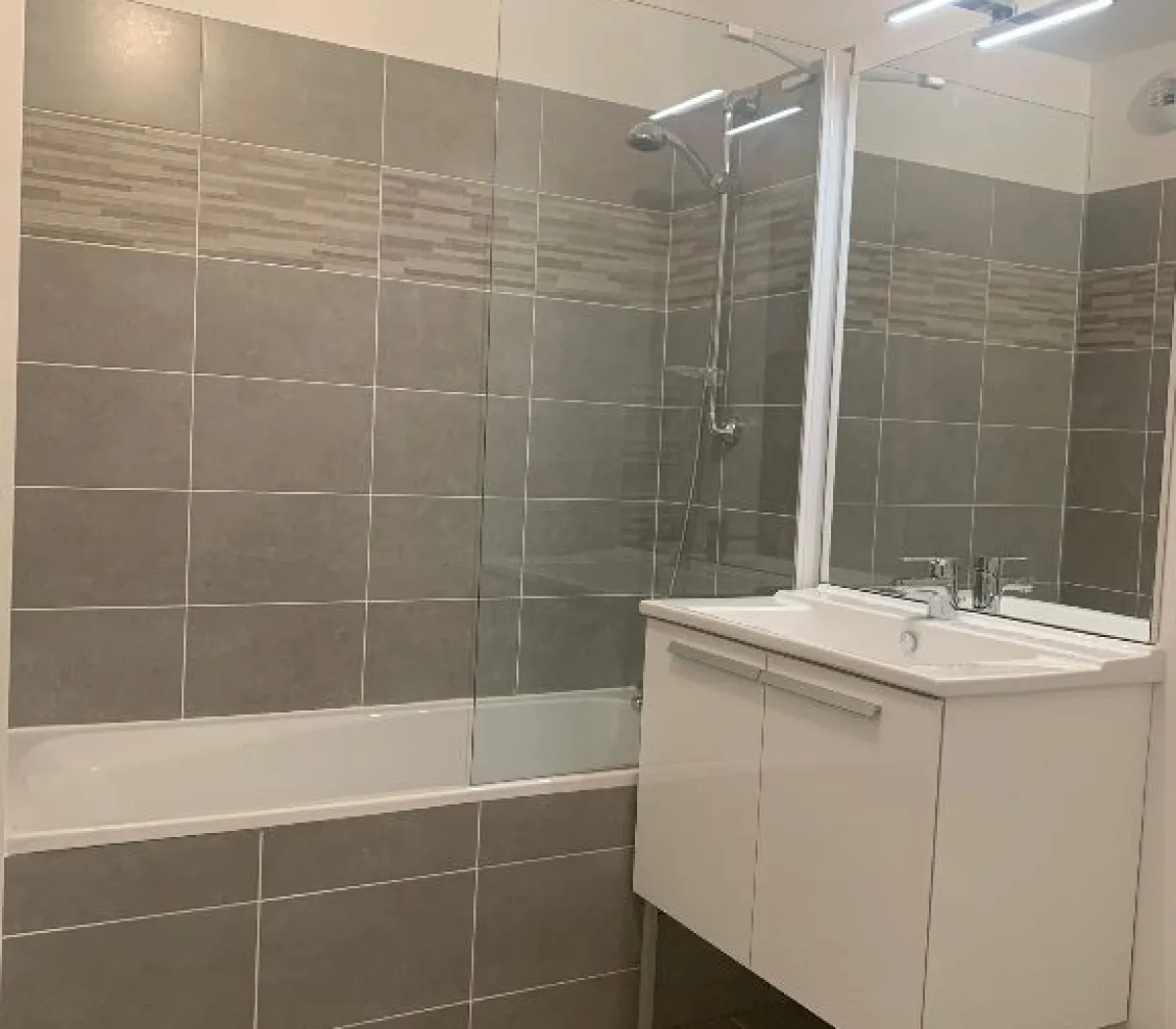 Location Asnières-sur-Seine Appartement 6a1d7ead72a7