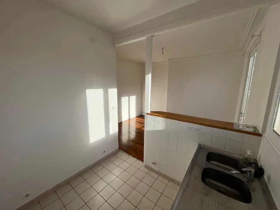 Location Levallois-Perret Appartement 6a22c42f8347