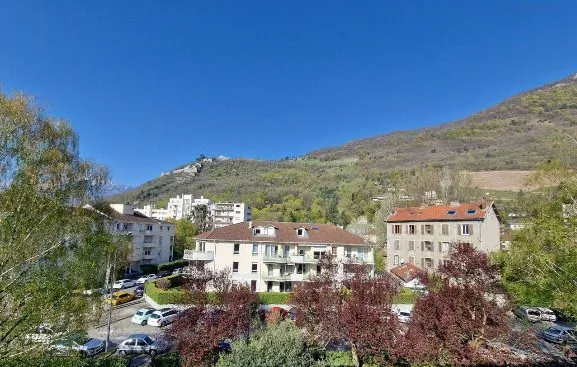 Location Grenoble Appartement 6a25c4ea4a9f