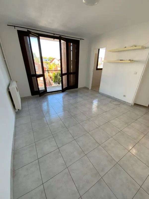 Location Ivry-sur-Seine Appartement 6a288eeb0450