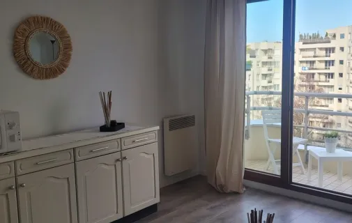 Location Issy-les-Moulineaux Appartement 6a2894513ebf