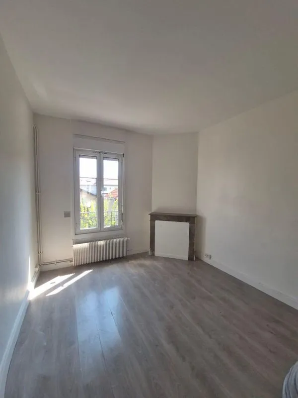 Location La Courneuve Appartement 6a289a9e9855