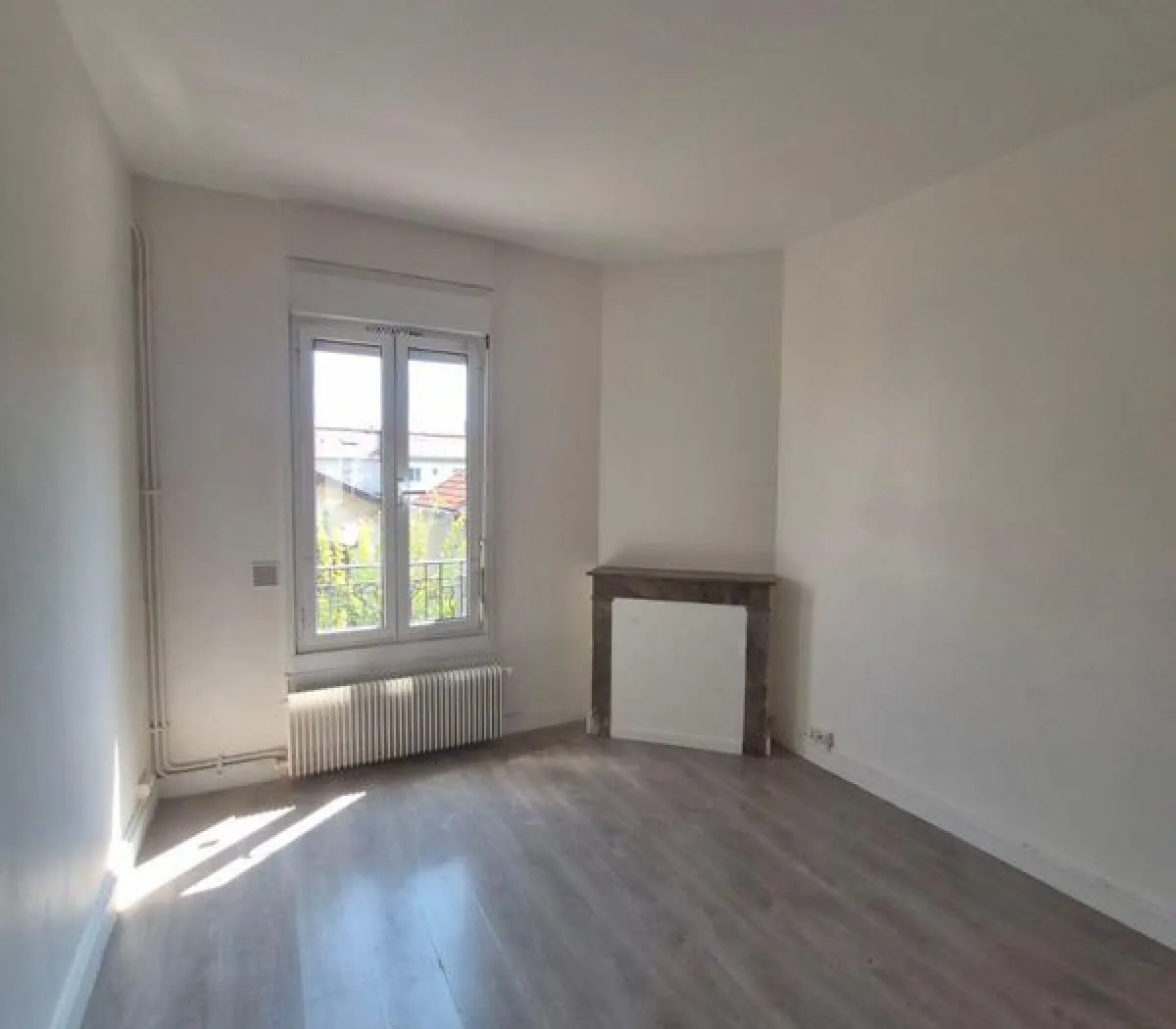 Location La Courneuve Appartement 6a289a9e9855
