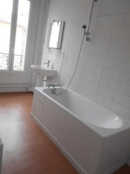 Location Courbevoie Appartement 6a2968c5734d
